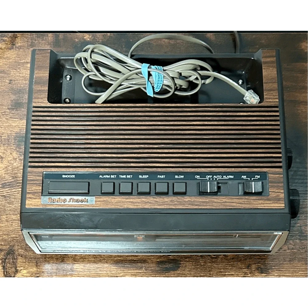 Vintage Radio Shack Woodgrain Chronofone Et-380 Clock. No telephone